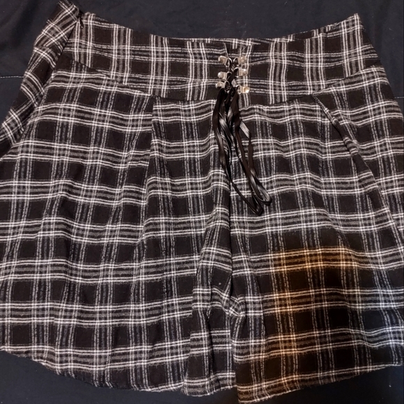 Shein Plaid Pleated Shirt - Picture 1 of 3